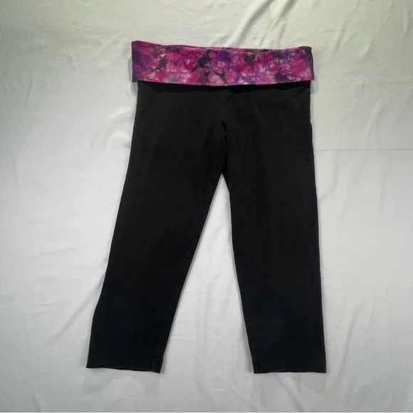 Victoria’s Secret - Yoga Pants Capris - Black and Purple - Size Unknown (Med?) - Picture 1 of 11